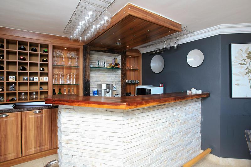 4 Bedroom Property for Sale in Bloubergstrand Western Cape